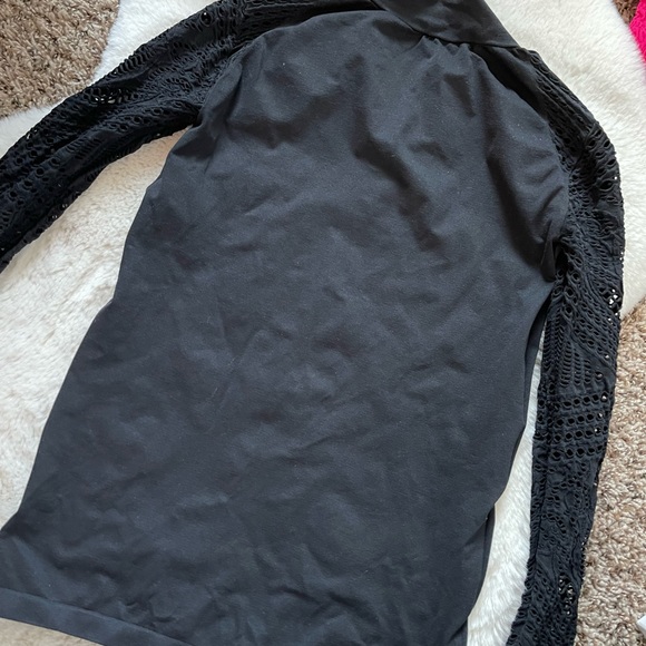 Bebe - Picture 2 of 2